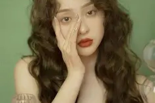 全职做小红书博主能轻松月薪过万吗？
