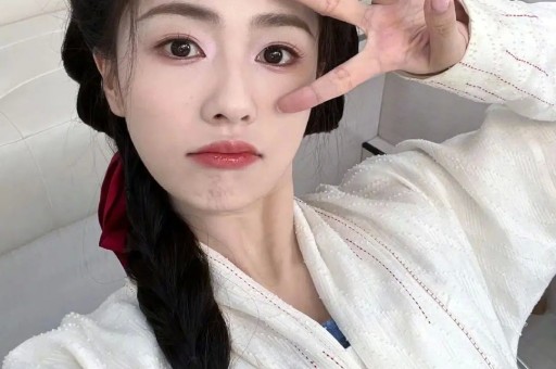 满嘴谎线岁路都走不稳却一票难求还演短剧女主